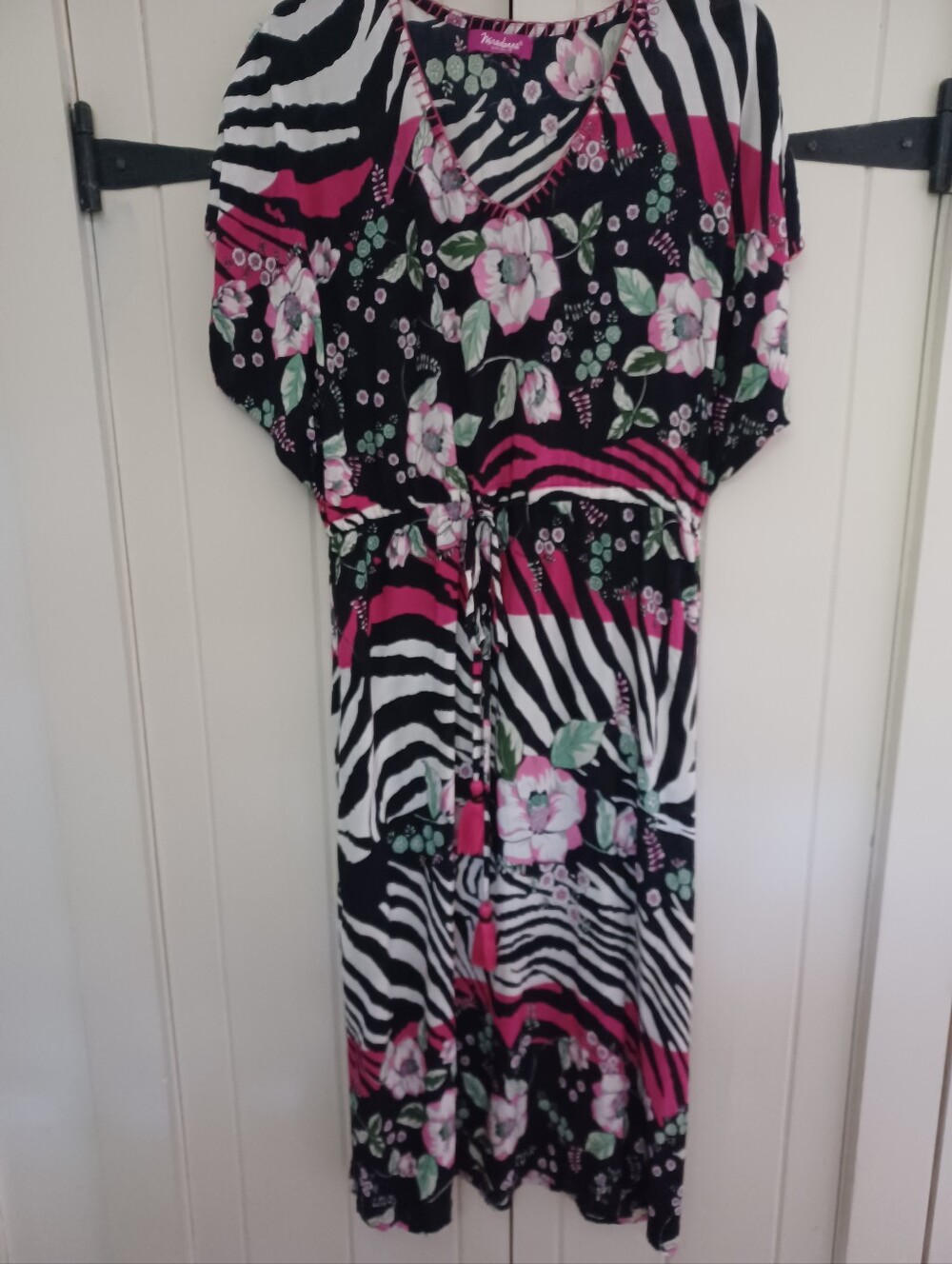 Womans Contrast Print  Floral Dress  Size Medium